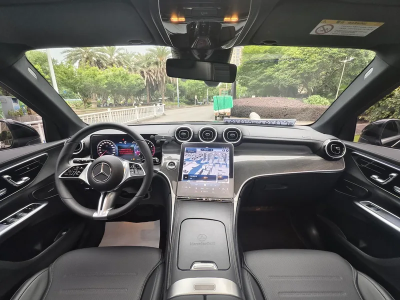 Mercedes-Benz GLC 2024 GLC 260 L 4MATIC Dynamic 5 seat interior photo 13 Mercedes-Benz GLC 2024 GLC 260 L 4MATIC Dynamic 5 seat interior photo 13