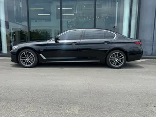 BMW 5 Series 2022 Segundo cambio 535Le M Conjunto deportivo exterior foto 3 BMW 5 Series 2022 Segundo cambio 535Le M Conjunto deportivo exterior foto 3