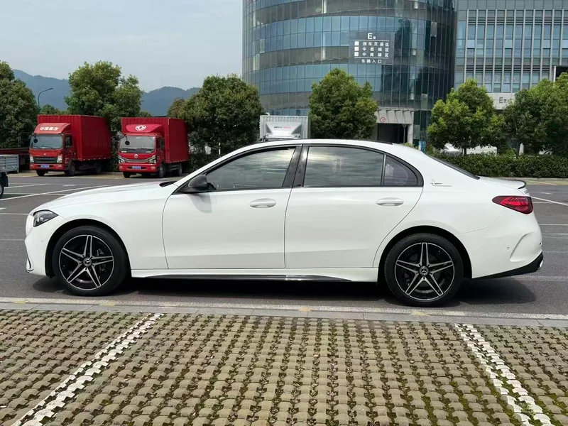 Mercedes-Benz C-Class 2023 Second change C 260 L Hao Night Sports Edition exterior photo 7 Mercedes-Benz C-Class 2023 Second change C 260 L Hao Night Sports Edition exterior photo 7