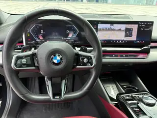 BMW 5 Series 2024 530Li Leader M Ensemble de sport extérieur photo 6 BMW 5 Series 2024 530Li Leader M Ensemble de sport extérieur photo 6