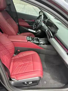 BMW 5 Series 2024 530Li Leader M Ensemble de sport intérieur photo 10 BMW 5 Series 2024 530Li Leader M Ensemble de sport intérieur photo 10