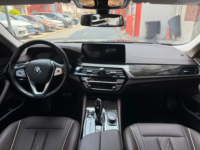 BMW 5 Series 2022 525Li Luxury Set exterior photo 9 BMW 5 Series 2022 525Li Luxury Set exterior photo 9