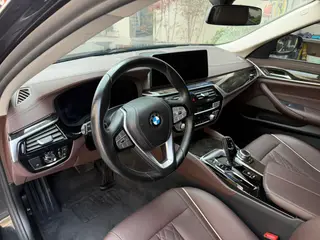 BMW 5 Series 2022 525Li Luxury Set interior photo 10 BMW 5 Series 2022 525Li Luxury Set interior photo 10