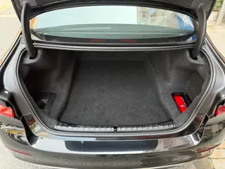 BMW 5 Series 2022 525Li Luxury Set interior photo 16 BMW 5 Series 2022 525Li Luxury Set interior photo 16