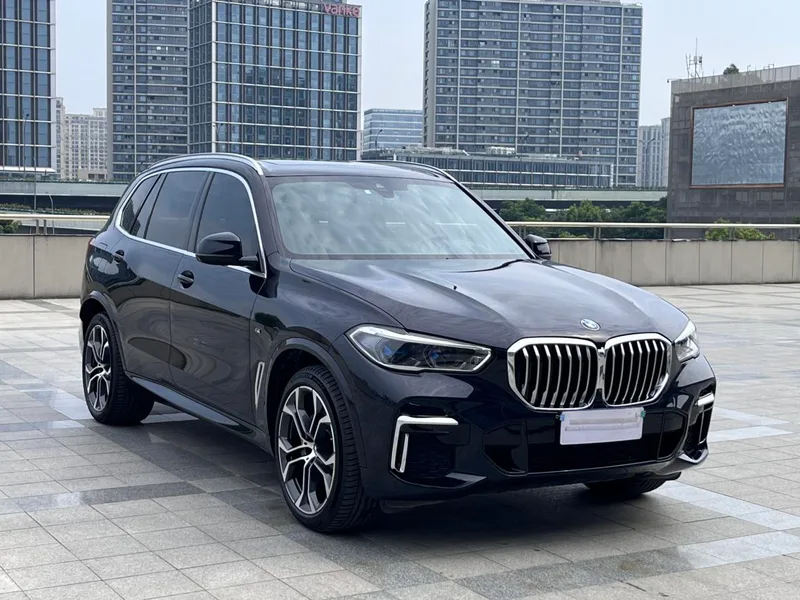 BMW X5 2022 xDrive 40Li M Sports suit exterior photo 3 BMW X5 2022 xDrive 40Li M Sports suit exterior photo 3