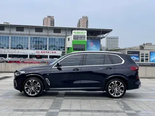 BMW X5 2022 xDrive 40Li M Sports suit exterior photo 4 BMW X5 2022 xDrive 40Li M Sports suit exterior photo 4