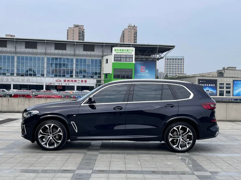 BMW X5 2022 xDrive 40Li M Sports suit exterior photo 4 BMW X5 2022 xDrive 40Li M Sports suit exterior photo 4