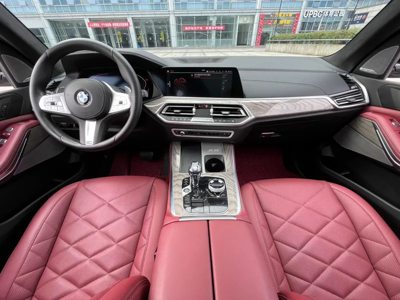 BMW X5 2022 xDrive 40Li M Sports suit interior photo 16 BMW X5 2022 xDrive 40Li M Sports suit interior photo 16
