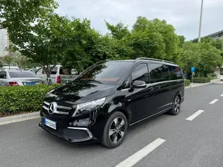 Mercedes-Benz V-Class 2022 V 260 L Long Wheelbase Premium Edition exterior photo 1
