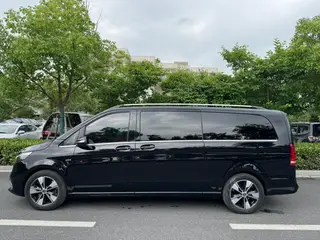 Mercedes-Benz V-Class 2022 V 260 L Long Wheelbase Premium Edition exterior photo 4