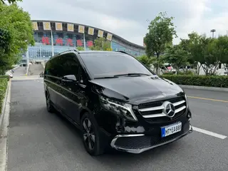 Mercedes-Benz V-Class 2022 V 260 L Long Wheelbase Premium Edition exterior photo 5