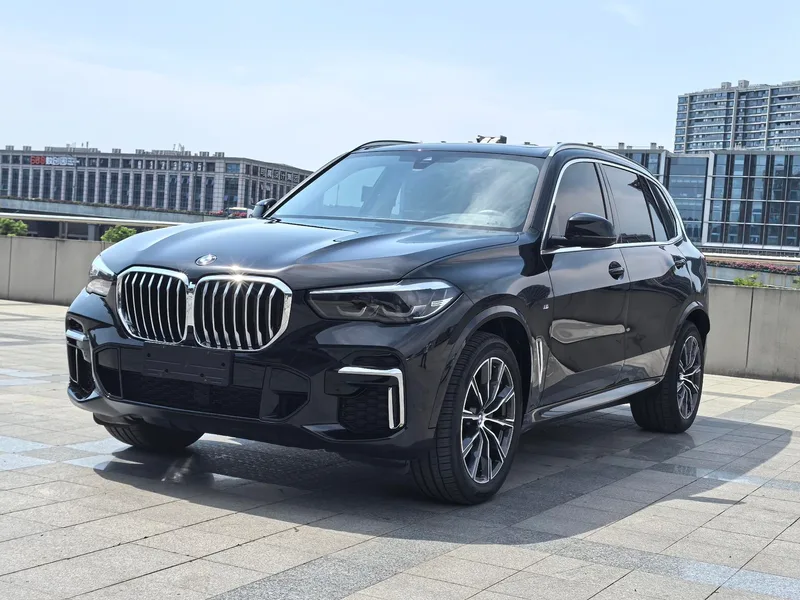 BMW X5 2022 Restyling xDrive 30Li M Sports suit exterior photo 1 BMW X5 2022 Restyling xDrive 30Li M Sports suit exterior photo 1