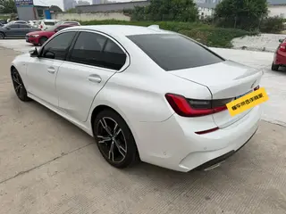 BMW 3 Series 2022 325i M Sports suit exterior photo 5 BMW 3 Series 2022 325i M Sports suit exterior photo 5