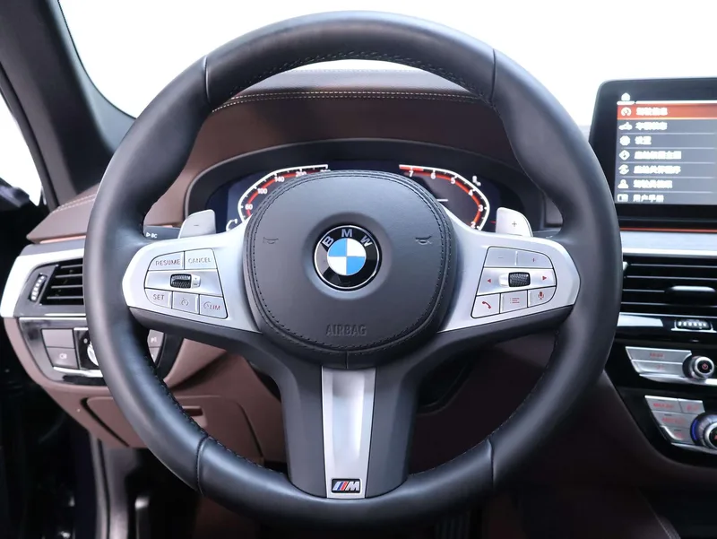 BMW 5 Series 2023 530Li Premium Class M Sports suit interior photo 17 BMW 5 Series 2023 530Li Premium Class M Sports suit interior photo 17