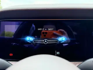 Mercedes-Benz E-Class 2023 E 300 L Estilo de moda Coche interior foto 16 Mercedes-Benz E-Class 2023 E 300 L Estilo de moda Coche interior foto 16