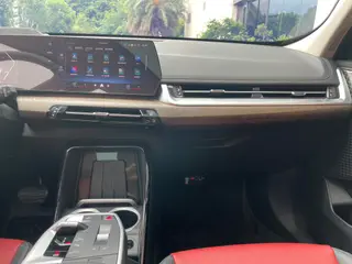 BMW X1 2023 xDrive25Li X Design Suit interior photo 17 BMW X1 2023 xDrive25Li X Design Suit interior photo 17