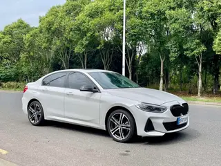 BMW 1 Series 2023 125i M Sports Obsidian Night Edition exterior photo 3 BMW 1 Series 2023 125i M Sports Obsidian Night Edition exterior photo 3