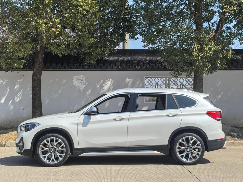BMW X1 2022 Restyling xDrive25Li Premium Class exterior photo 3 BMW X1 2022 Restyling xDrive25Li Premium Class exterior photo 3