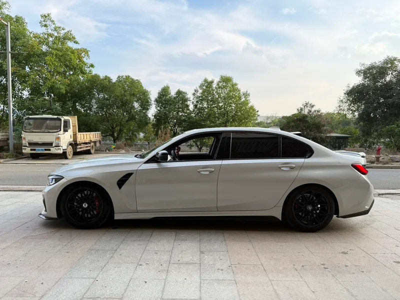 BMW 3 Series 2022 325Li M Sports Night Suit exterior photo 4 BMW 3 Series 2022 325Li M Sports Night Suit exterior photo 4