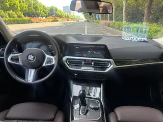 BMW 3 Series 2022 325Li M Sports suit interior photo 8 BMW 3 Series 2022 325Li M Sports suit interior photo 8