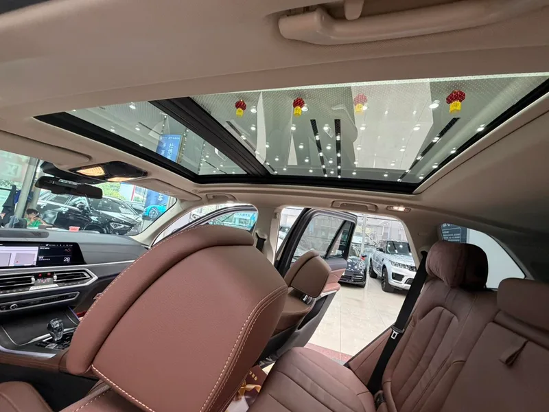 BMW X5 2021 xDrive40i Premium Class M Sports suit interior photo 13 BMW X5 2021 xDrive40i Premium Class M Sports suit interior photo 13