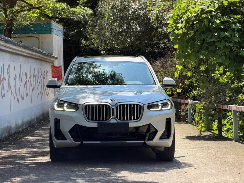 BMW X3 2022 xDrive25i M Sports suit exterior photo 2 BMW X3 2022 xDrive25i M Sports suit exterior photo 2