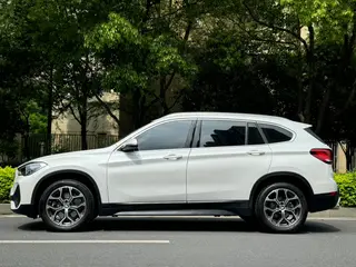 BMW X1 2020 xDrive25Li Premium Class exterior photo 3 BMW X1 2020 xDrive25Li Premium Class exterior photo 3