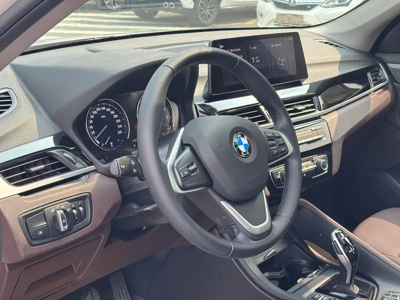BMW X1 2022 sDrive20Li Fashionable exterior photo 9 BMW X1 2022 sDrive20Li Fashionable exterior photo 9
