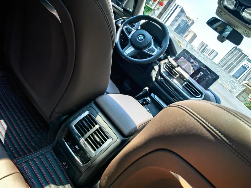 BMW X3 2022 xDrive30i Líder M Traje de noche Yao interior foto 13 BMW X3 2022 xDrive30i Líder M Traje de noche Yao interior foto 13