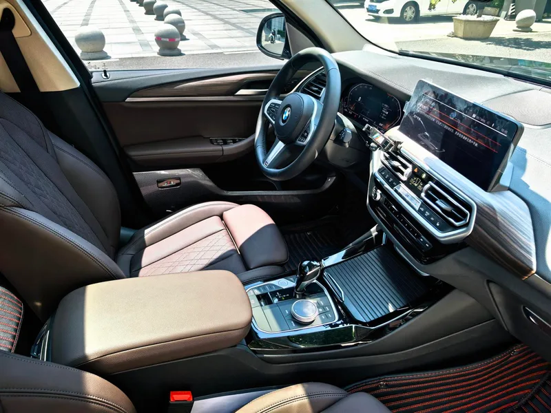 BMW X3 2022 xDrive30i Líder M Traje de noche Yao interior foto 14 BMW X3 2022 xDrive30i Líder M Traje de noche Yao interior foto 14
