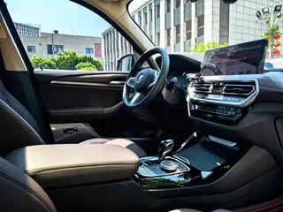 BMW X3 2022 xDrive30i Líder M Traje de noche Yao interior foto 16 BMW X3 2022 xDrive30i Líder M Traje de noche Yao interior foto 16