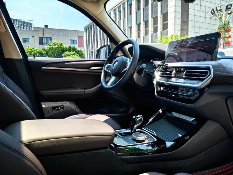 BMW X3 2022 xDrive30i Líder M Traje de noche Yao interior foto 16 BMW X3 2022 xDrive30i Líder M Traje de noche Yao interior foto 16