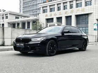 BMW 5 Series 2022 Restyling 530Li Premium Class M Sports suit exterior photo 1 BMW 5 Series 2022 Restyling 530Li Premium Class M Sports suit exterior photo 1