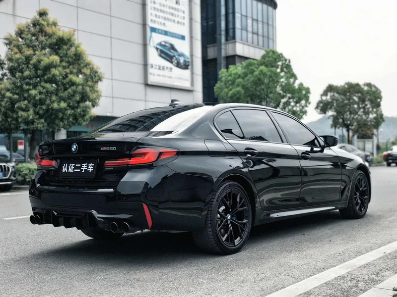 BMW 5 Series 2022 Restyling 530Li Premium Class M Sports suit exterior photo 4 BMW 5 Series 2022 Restyling 530Li Premium Class M Sports suit exterior photo 4