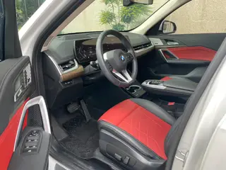 BMW X1 2023 xDrive25Li X Traje de diseño exterior foto 4 BMW X1 2023 xDrive25Li X Traje de diseño exterior foto 4