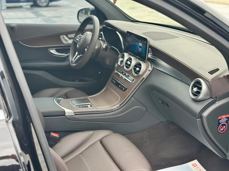 Mercedes-Benz GLC 2022 Restyling GLC 300 L 4MATIC Luxury type exterior photo 8 Mercedes-Benz GLC 2022 Restyling GLC 300 L 4MATIC Luxury type exterior photo 8
