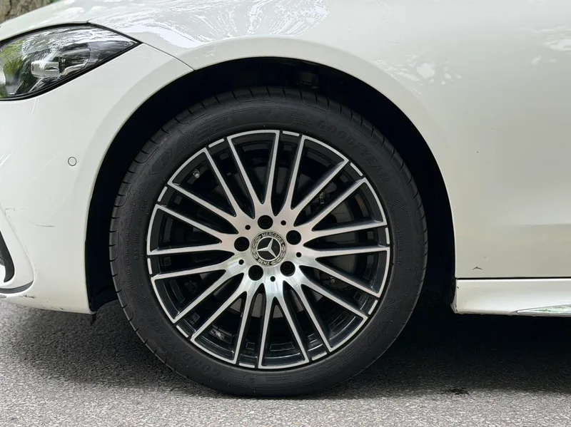 Mercedes-Benz C-Class 2025 C 260 L Sports version exterior photo 8