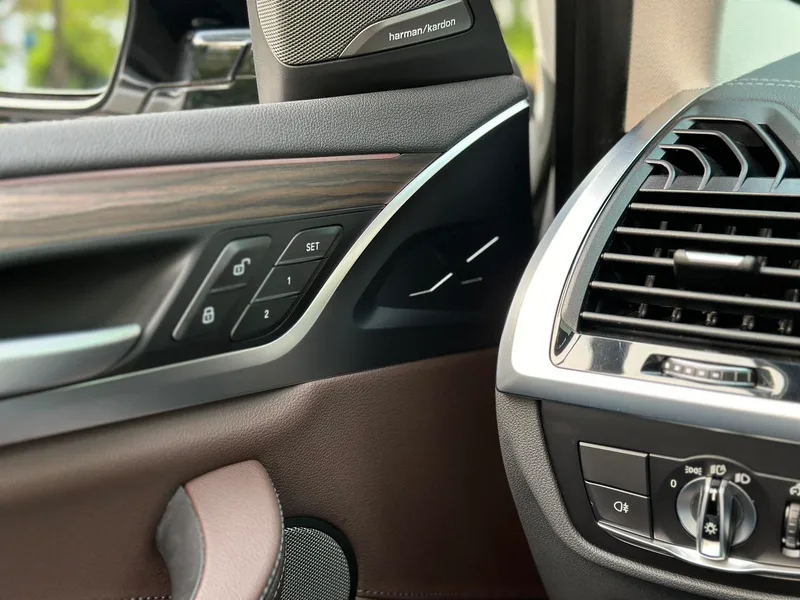 BMW X3 2021 Restyling xDrive28i M Sports suit interior photo 15 BMW X3 2021 Restyling xDrive28i M Sports suit interior photo 15