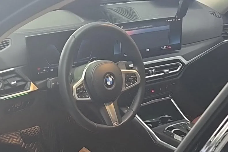 BMW 3 Series 2023 325i M Sports suit interior photo 11 BMW 3 Series 2023 325i M Sports suit interior photo 11