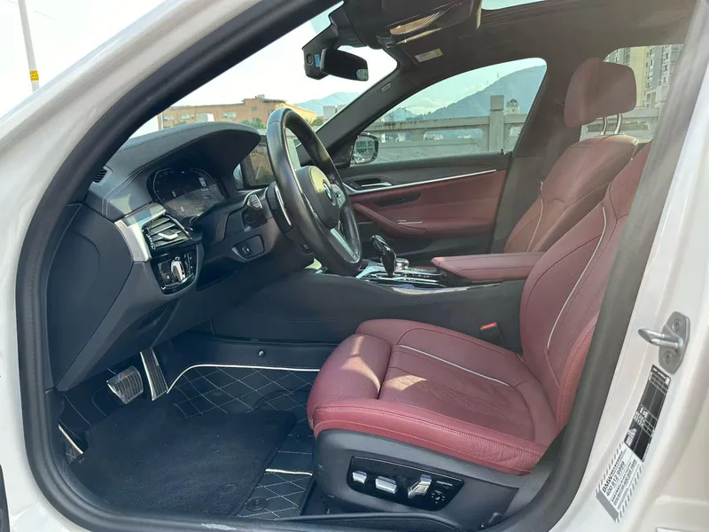 BMW 5 Series 2023 Restyling 530Li Premium Class M Sports suit exterior photo 5 BMW 5 Series 2023 Restyling 530Li Premium Class M Sports suit exterior photo 5