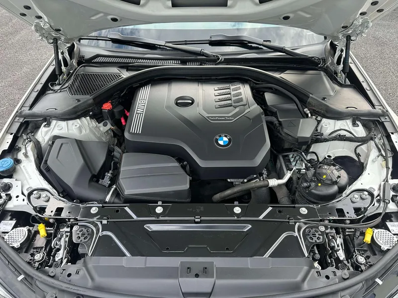 BMW 3 Series 2022 325Li M Sports suit interior photo 13 BMW 3 Series 2022 325Li M Sports suit interior photo 13