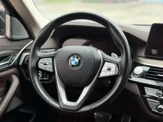 BMW 5 Series 2022 530Li Leading Type Luxury Set exterior photo 4