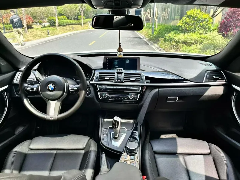 BMW 3 Series GT 2020 320i M Conjunto deportivo exterior foto 5 BMW 3 Series GT 2020 320i M Conjunto deportivo exterior foto 5