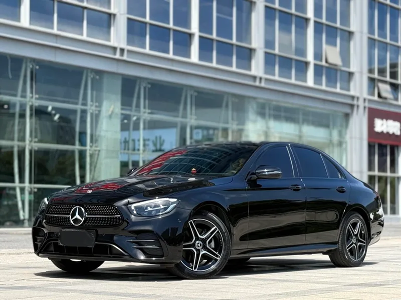 Mercedes-Benz E-Class (Imported) 2022 E 260 Edición deportiva de moda exterior foto 1 Mercedes-Benz E-Class (Imported) 2022 E 260 Edición deportiva de moda exterior foto 1