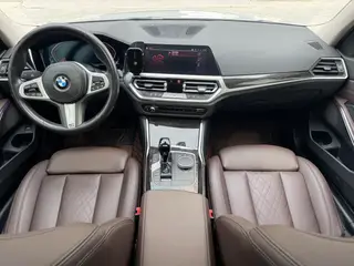 BMW 3 Series 2022 Restyling 325Li M Sports suit interior photo 12 BMW 3 Series 2022 Restyling 325Li M Sports suit interior photo 12
