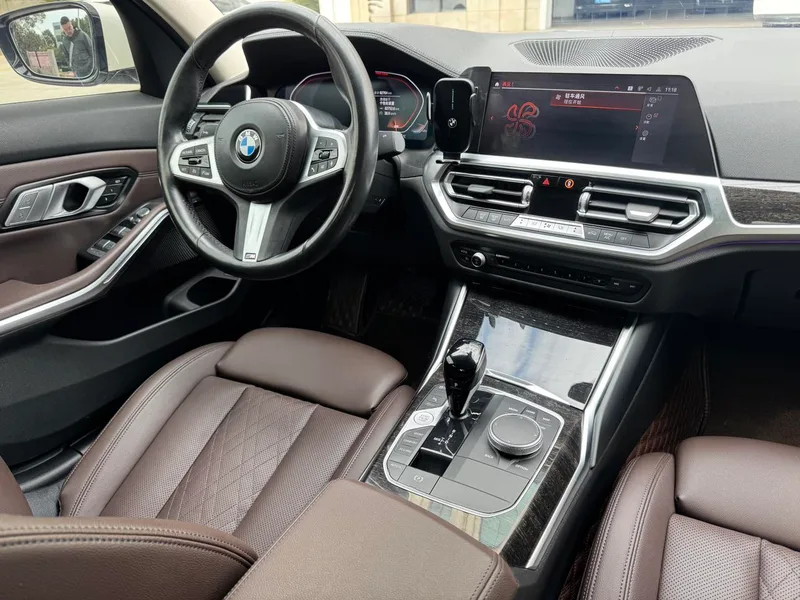 BMW 3 Series 2022 Restyling 325Li M Sports suit interior photo 15 BMW 3 Series 2022 Restyling 325Li M Sports suit interior photo 15