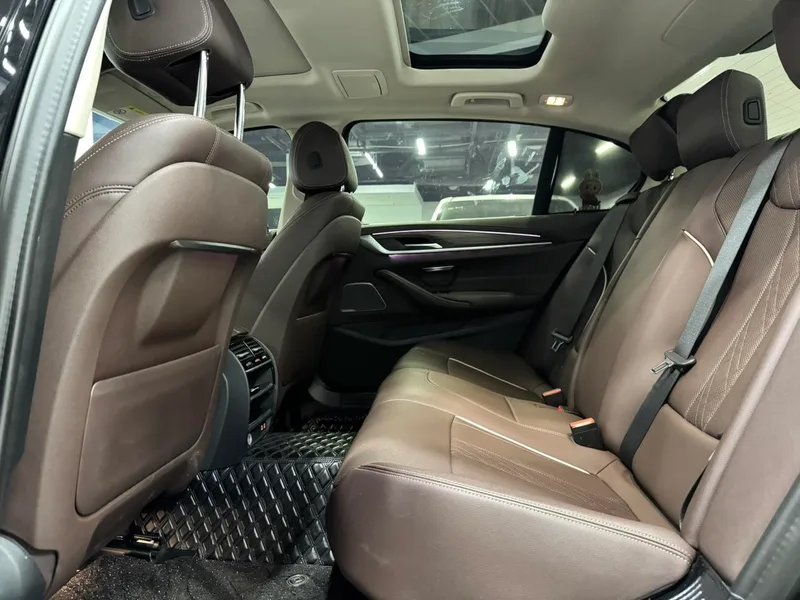BMW 5 Series 2023 530Li Leading Type Luxury Set exterior photo 8 BMW 5 Series 2023 530Li Leading Type Luxury Set exterior photo 8