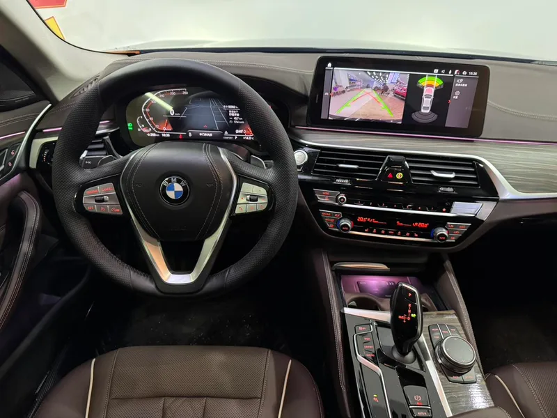 BMW 5 Series 2023 530Li Leading Type Luxury Set interior photo 13 BMW 5 Series 2023 530Li Leading Type Luxury Set interior photo 13