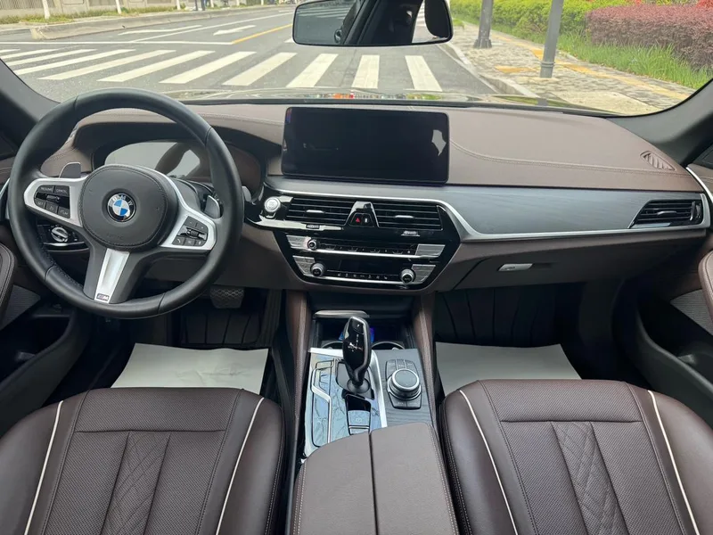 BMW 5 Series 2022 530Li Leading Type M Sports suit exterior photo 3 BMW 5 Series 2022 530Li Leading Type M Sports suit exterior photo 3