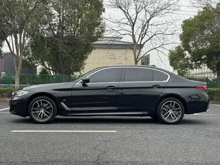 BMW 5 Series 2022 Second change 525Li M Sports suit exterior photo 2 BMW 5 Series 2022 Second change 525Li M Sports suit exterior photo 2